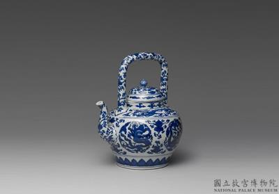 图片[2]-Teapot with decoration of clouds and dragons in underglaze blue, Ming dynasty, Longqing reign (1567-1572)-China Archive